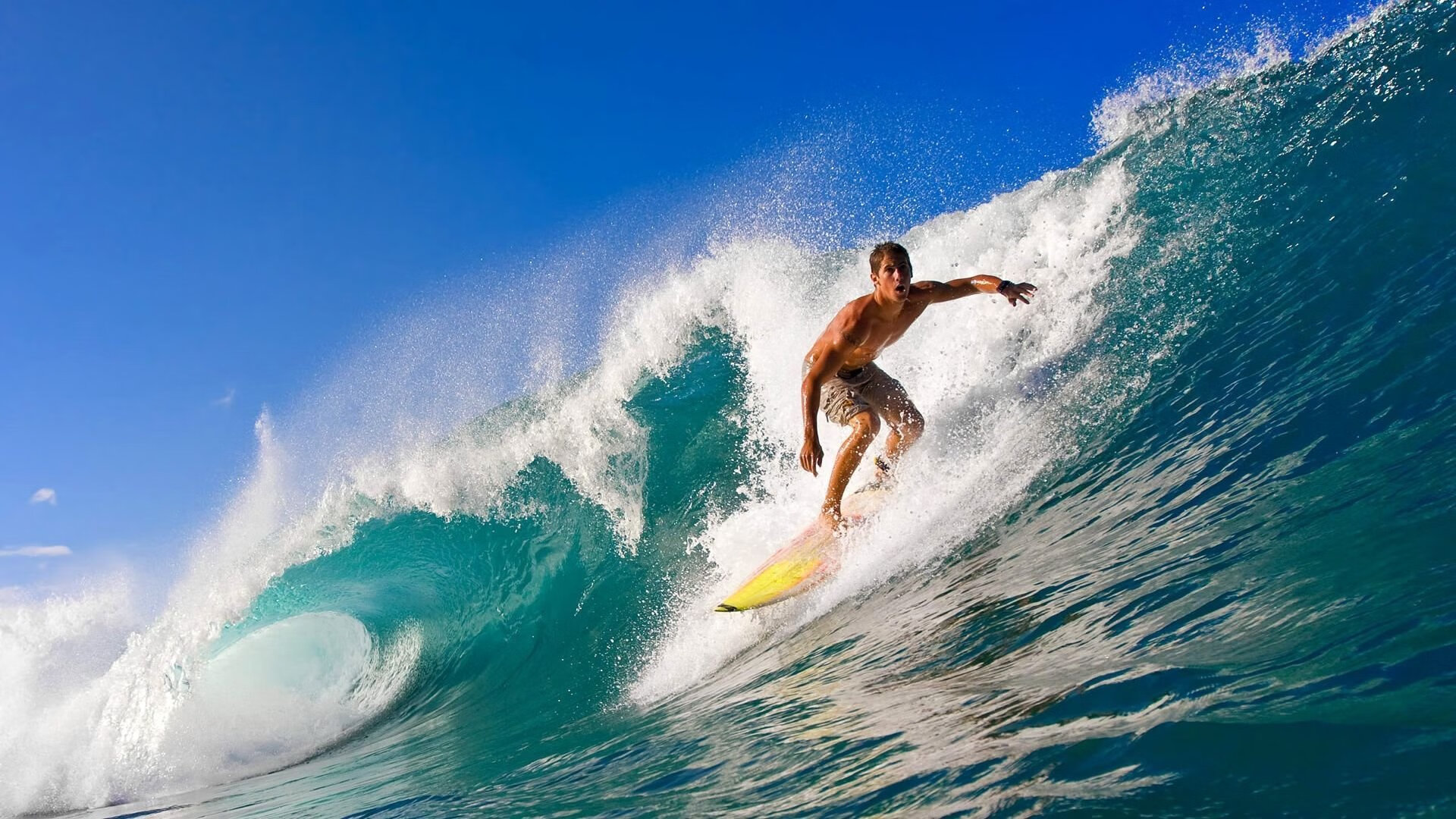 跨界合作：F1与科技巨头的战略合作，f12021跨平台